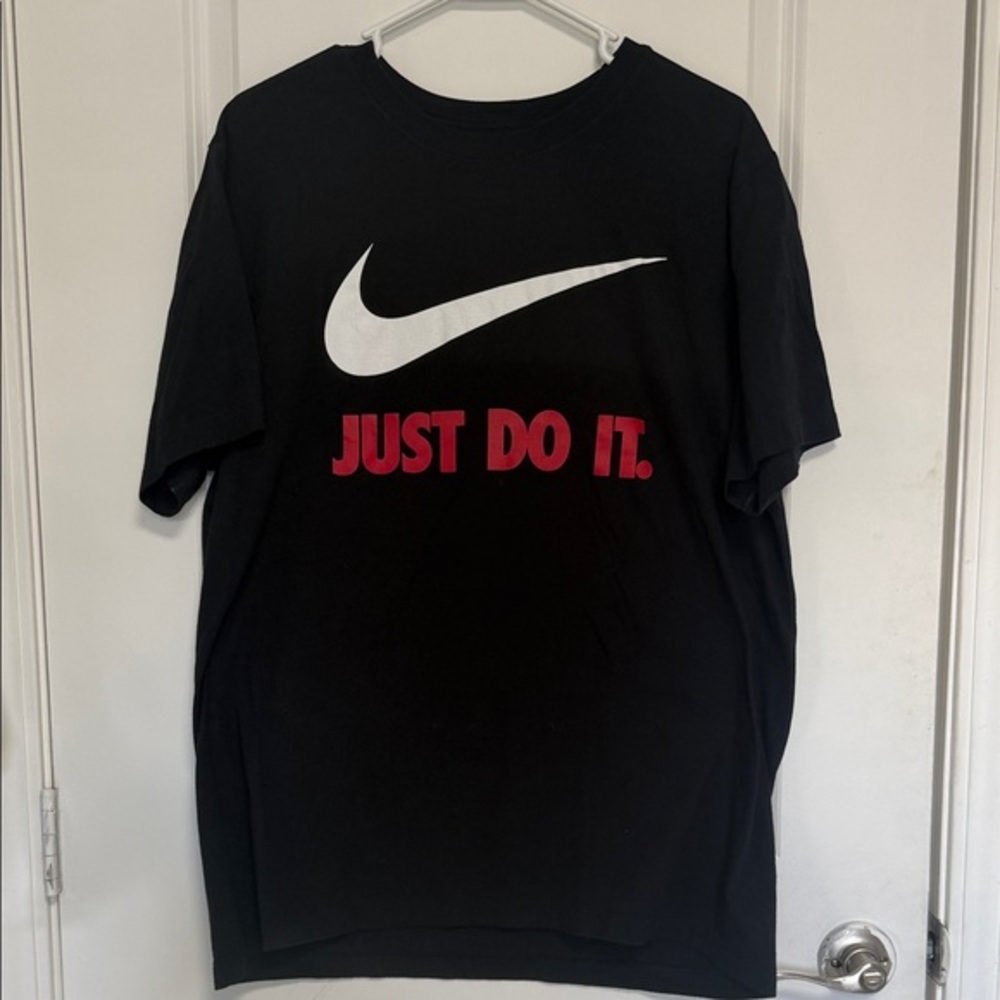 Nike Black and Red Short Sleeve Tee